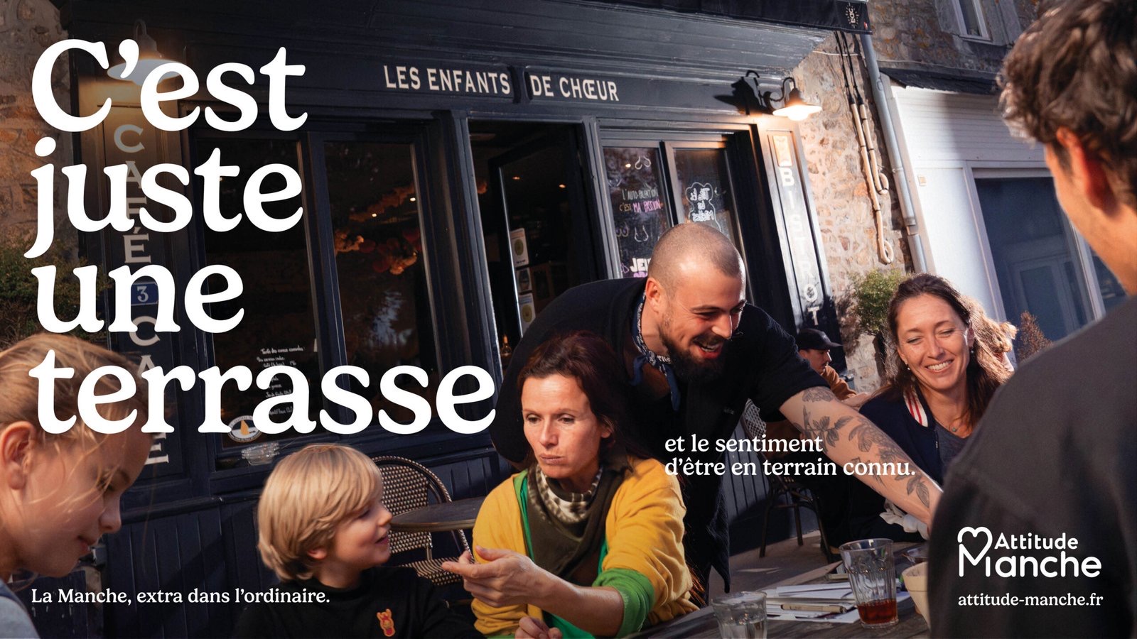 Poster « C'est juste une terrasse », family at a table