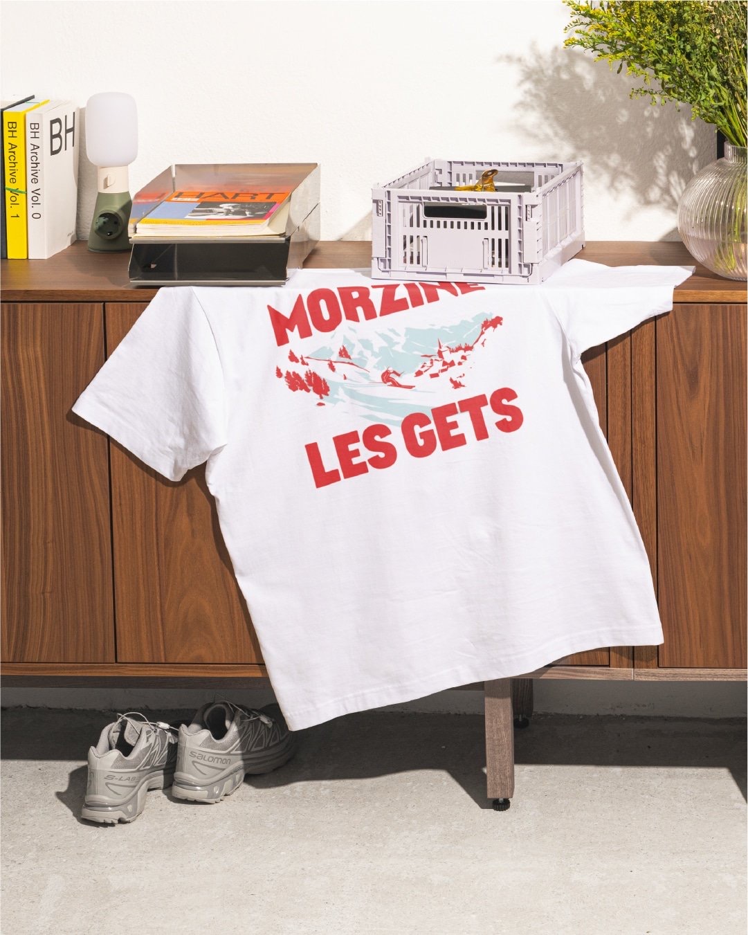 « Morzine Les Gets » t-shirt in an interior setting